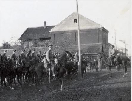 Nemacka konjica u centru Cuprije u jesen 1915. godine